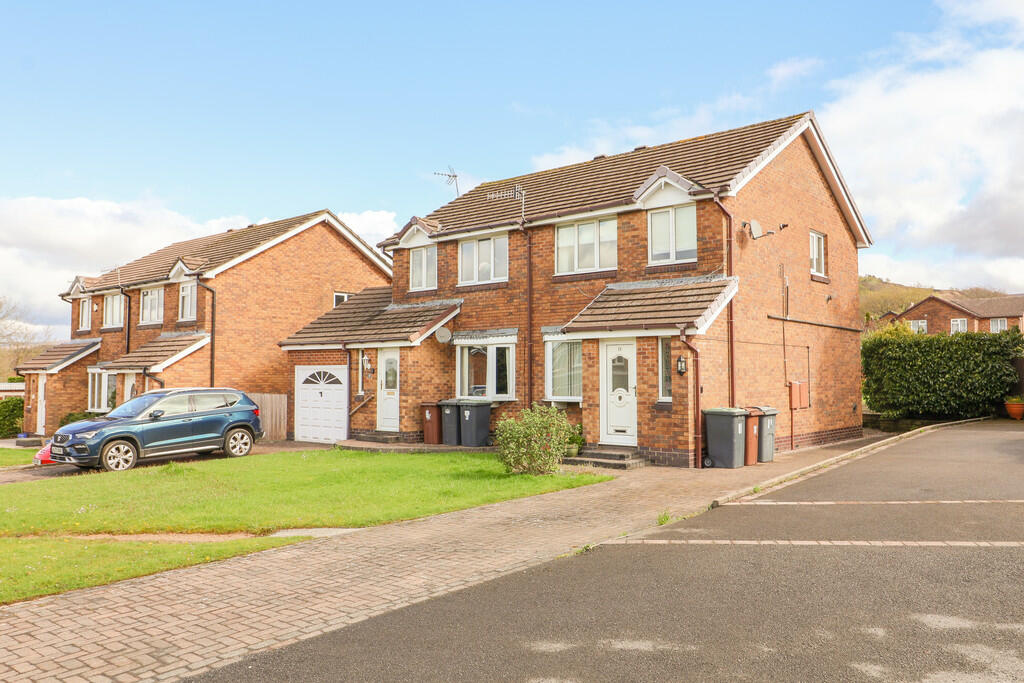 2 bedroom semidetached house for sale in Wiltshire Drive , Shirebrook