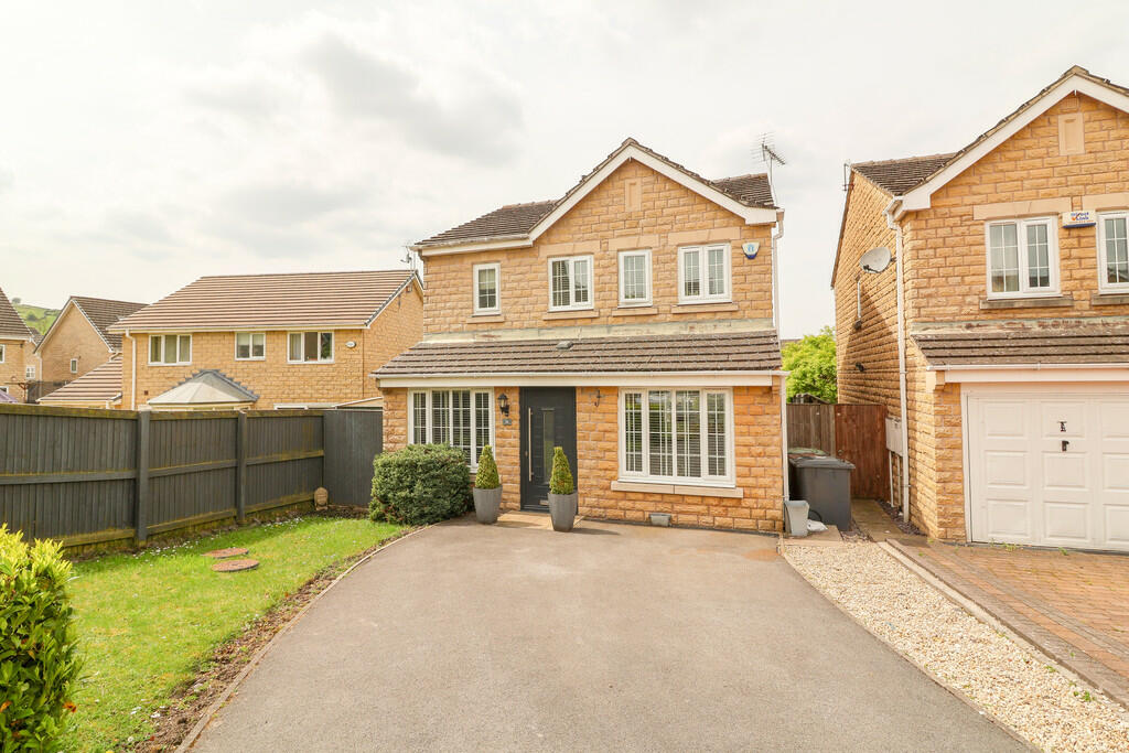 3 bedroom detached house for sale in Plover Close, Shirebrook Park