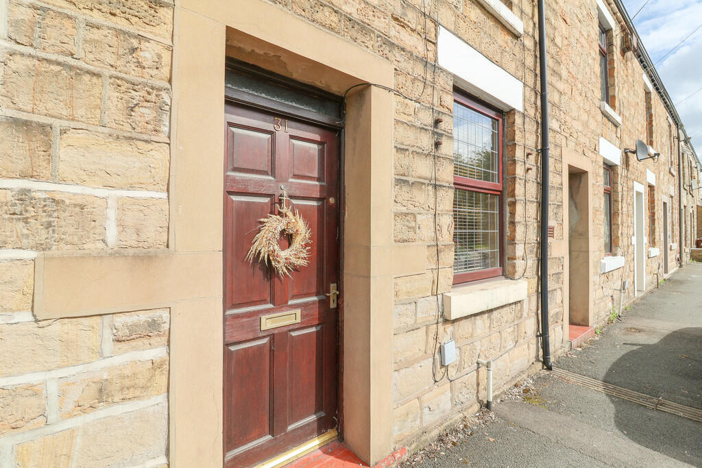 2 bedroom terraced house for sale in Woolley Bridge Road, Hadfield