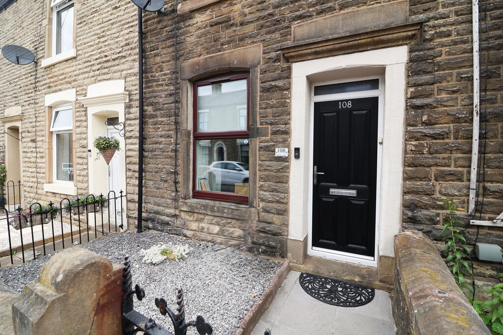 Main image of property: Pikes Lane , Glossop