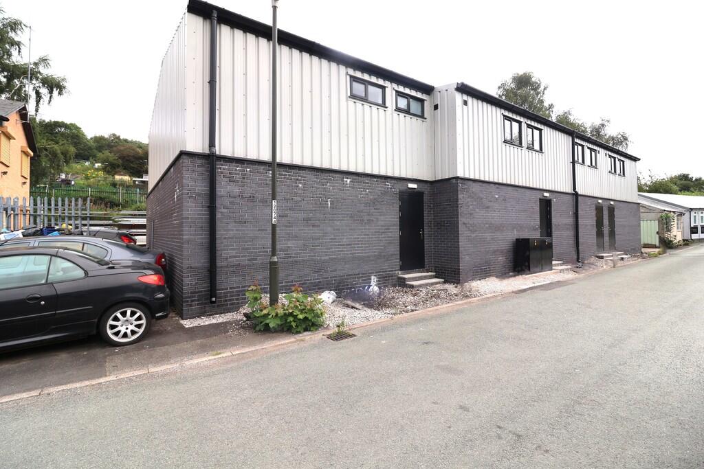 Main image of property: Dinting Lane Industrial Estate,, Dinting