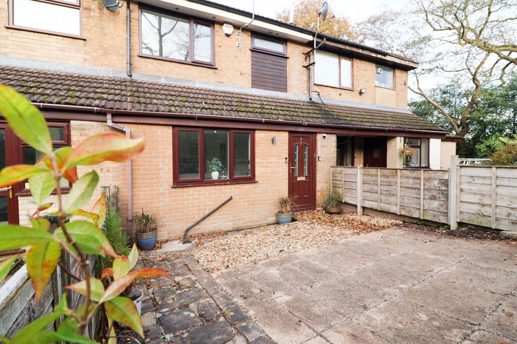Main image of property: Simmondley Grove, Simmondley, Glossop