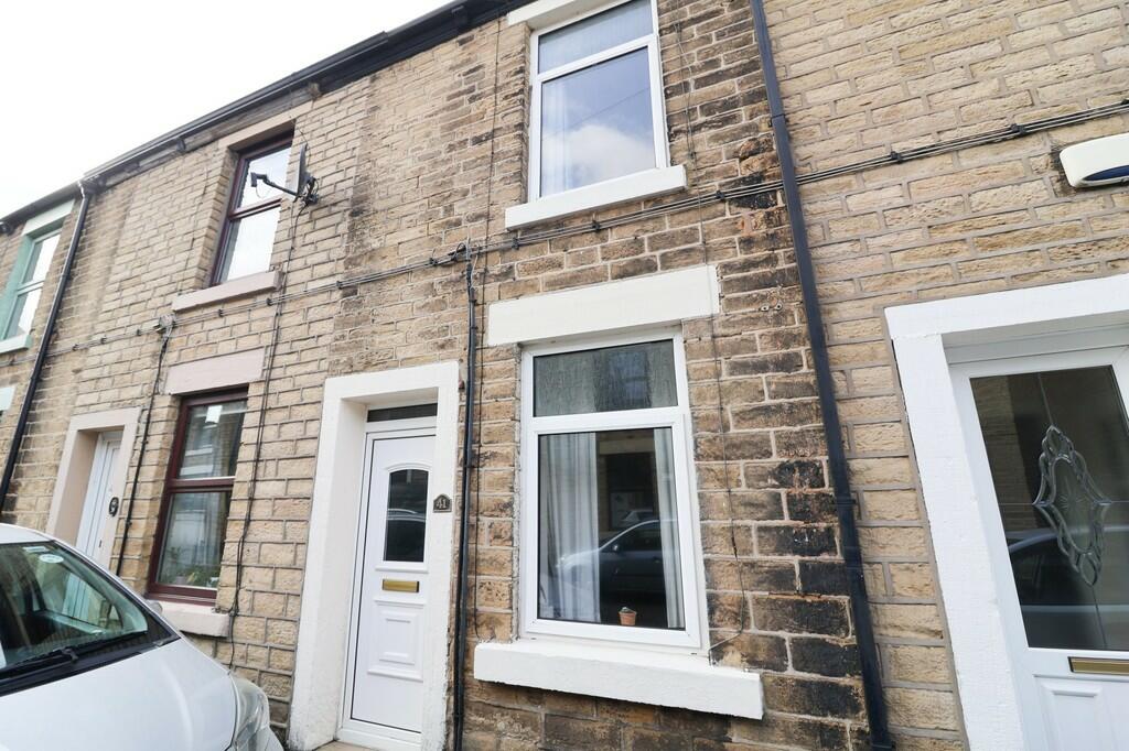 2 bedroom terraced house for sale in Queen Street , Glossop, SK13