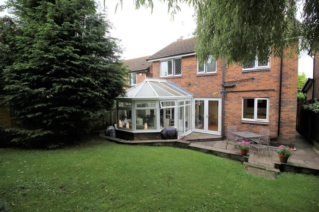 4 bedroom detached house for sale in Shropshire Drive , Glossop, SK13