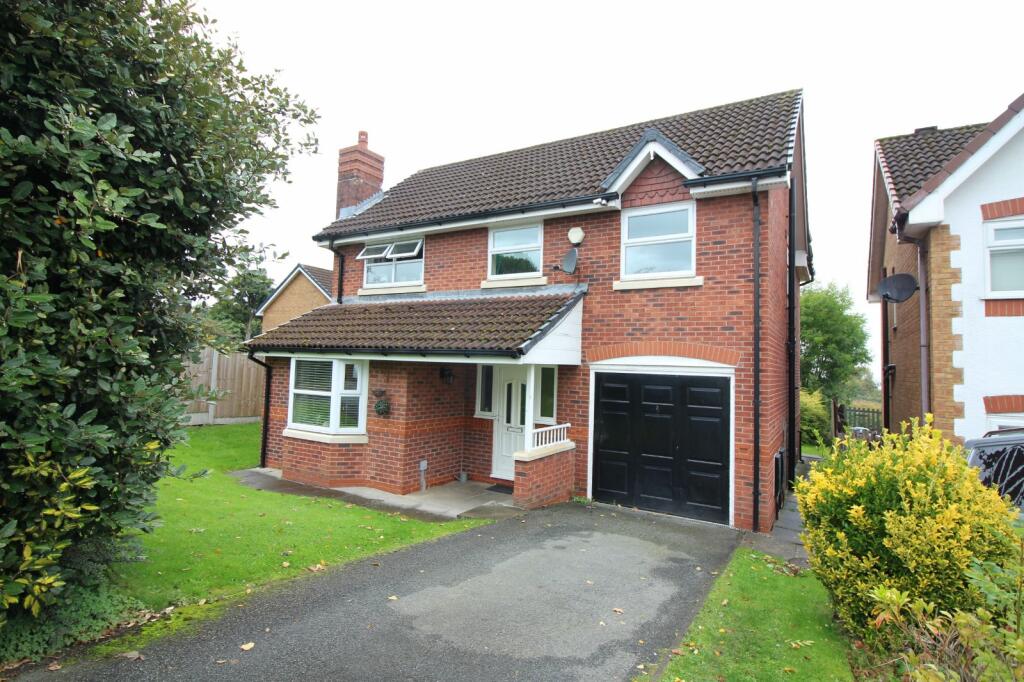 4 bedroom detached house for sale in Haweswater Crescent, Unsworth
