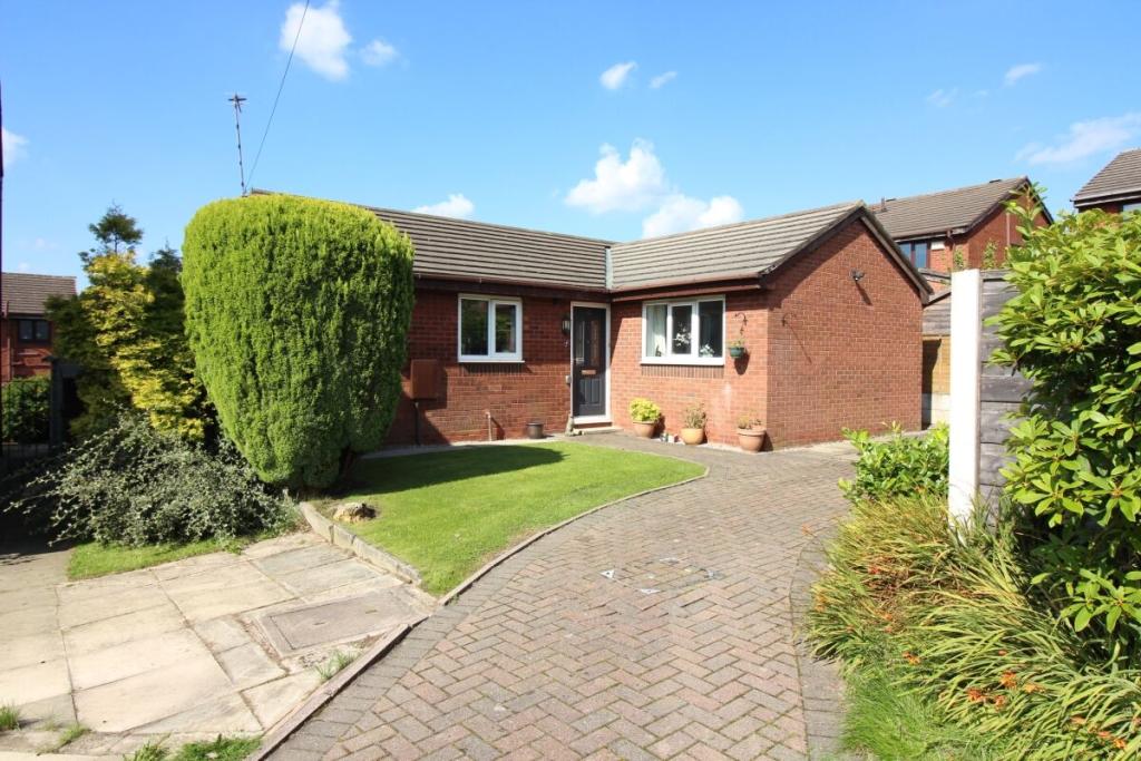 2 bedroom detached bungalow for sale in Greenbrook Close, Bury, BL9