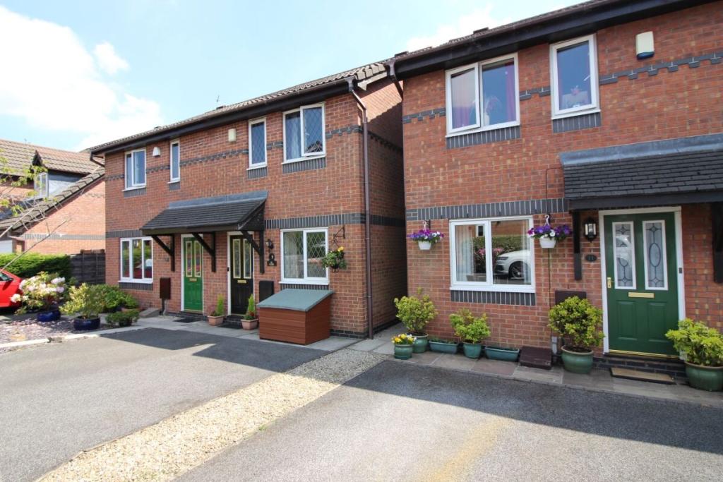 2 bedroom semidetached house for sale in Aviemore Close, Ramsbottom