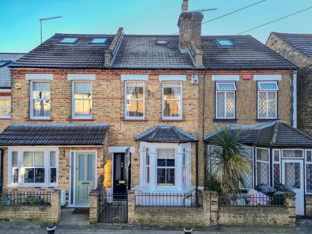 3 bedroom terraced house for sale in Alfred Road, Buckhurst Hill, IG9
