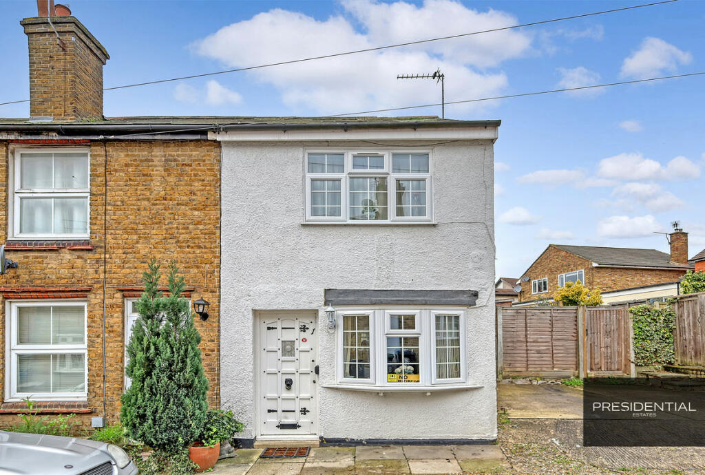 2 bedroom cottage for sale in Longfield Cottages, Englands Lane