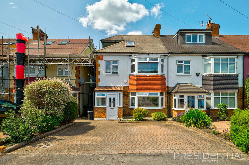 4 bedroom end of terrace house