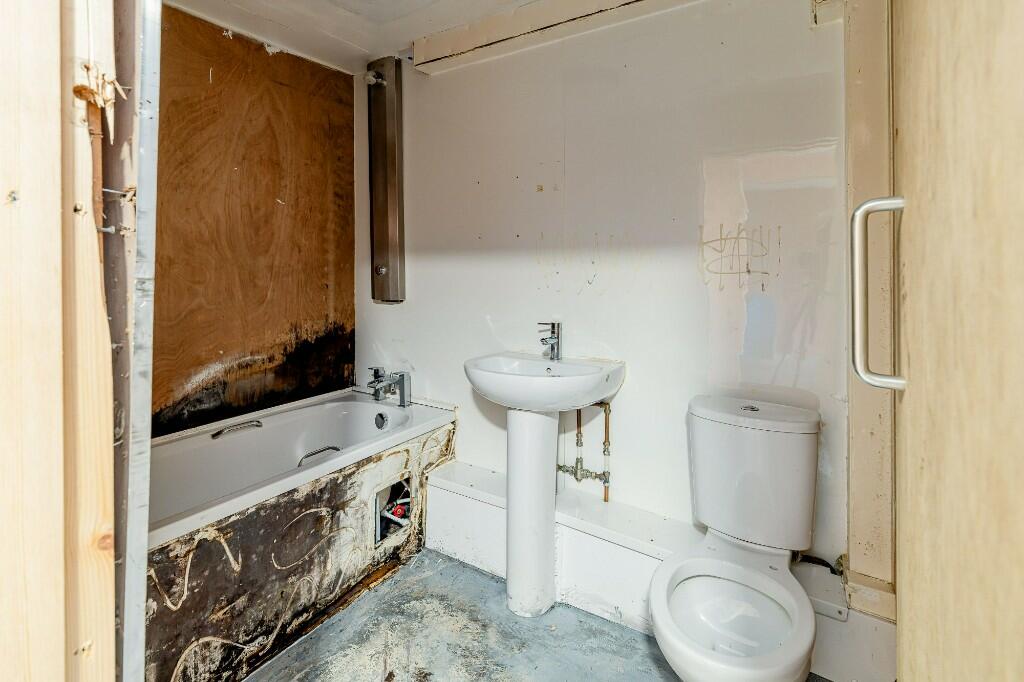 Additional property image - Bank Hall Farm, Swanlow Lane, Winsford, CW7 4BP