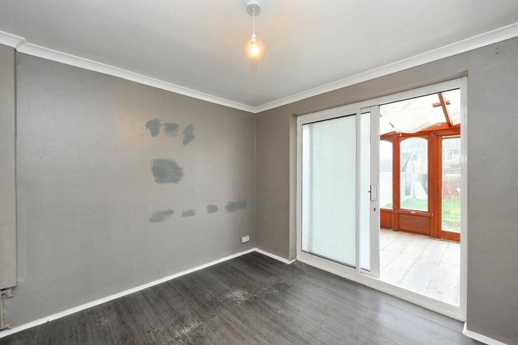 Additional property image - 6 Wellcroft Close, Welwyn Garden City, Hertfordshire, AL7 3JZ