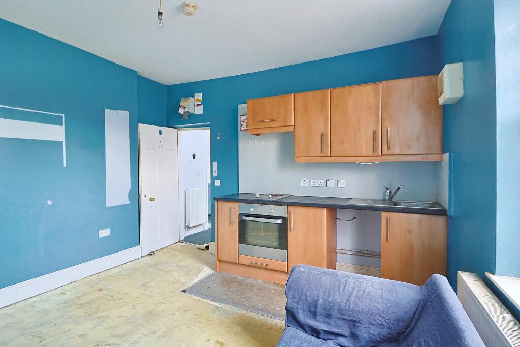 Additional property image - 14 The Halve, Trowbridge, Wiltshire BA14 8SD