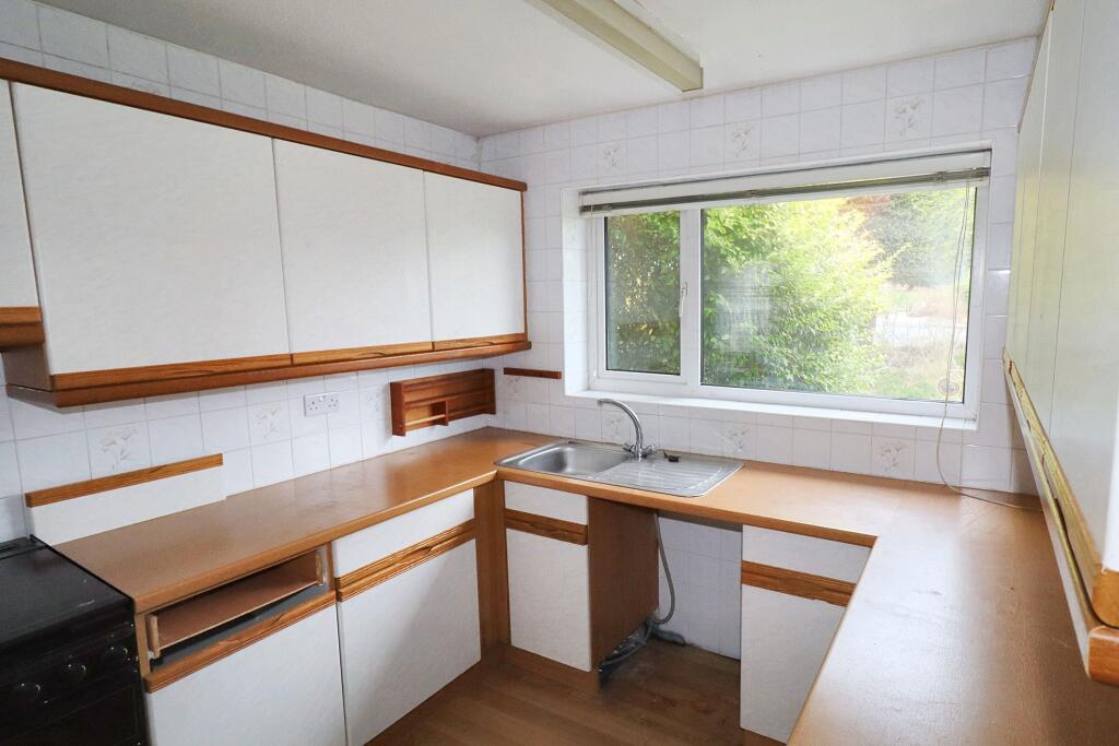 Additional property image - 31 Thorndale Rise, Bradford, BD2 1BU