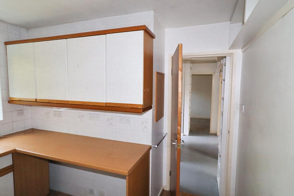 Additional property image - 31 Thorndale Rise, Bradford, BD2 1BU