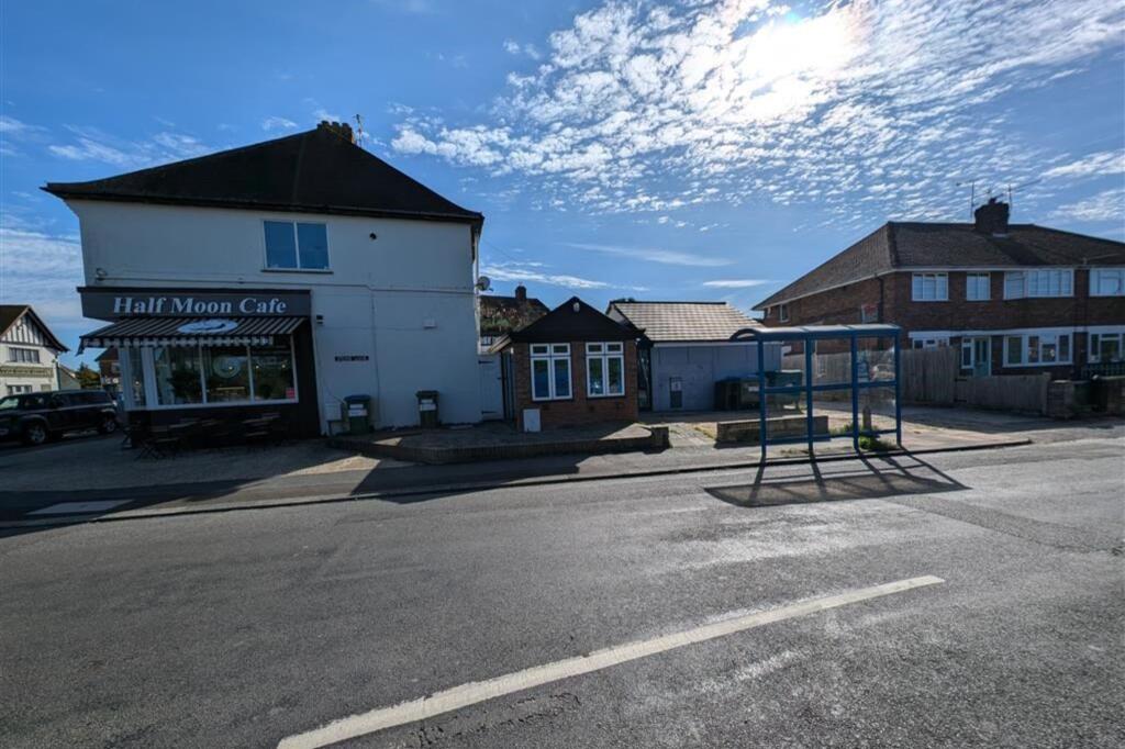 Additional property image - 106 Stone Lane, Worthing, West Sussex BN13 2BG