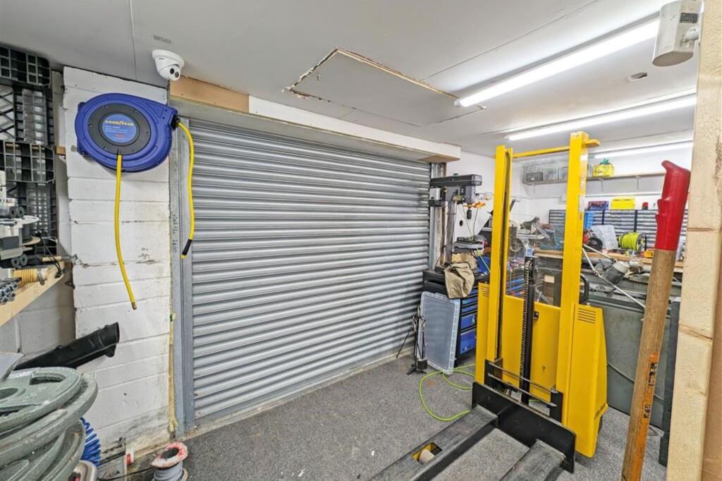 Additional property image - 106 Stone Lane, Worthing, West Sussex BN13 2BG