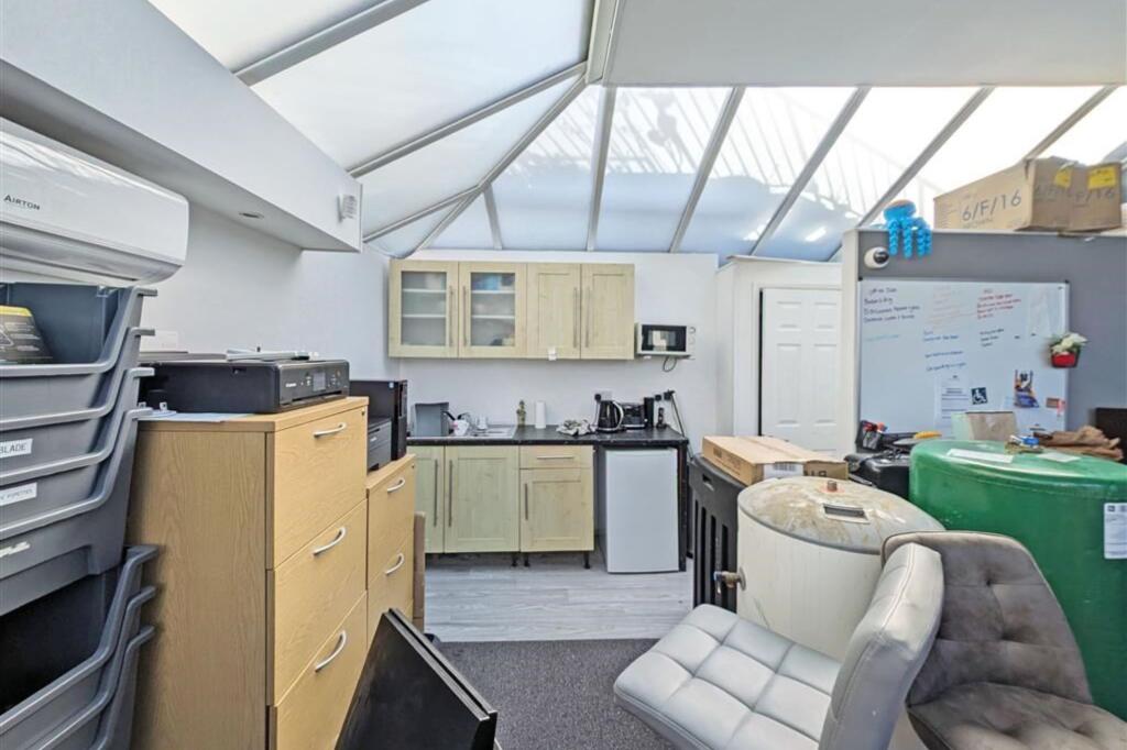 Additional property image - 106 Stone Lane, Worthing, West Sussex BN13 2BG