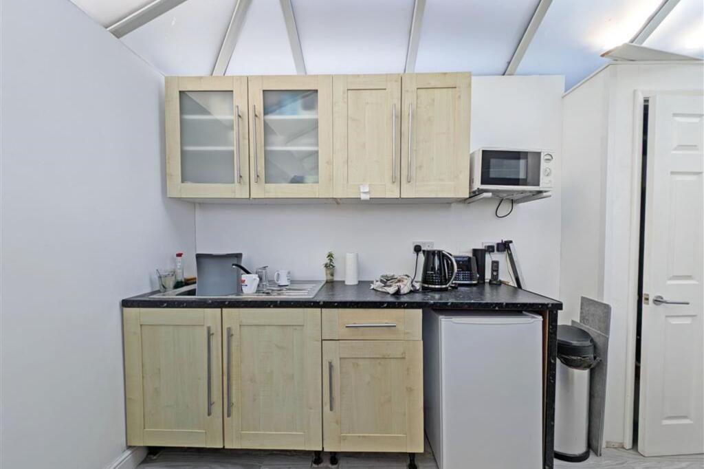 Additional property image - 106 Stone Lane, Worthing, West Sussex BN13 2BG