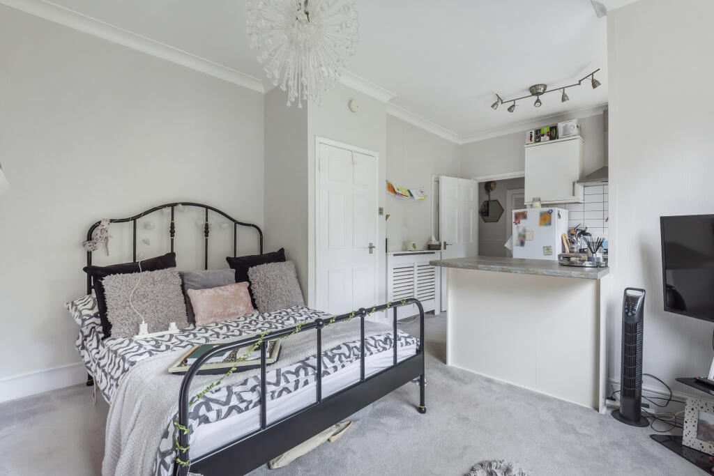 Additional property image - Flat 3, 5 Dale Road, Purley, CR8 2ED