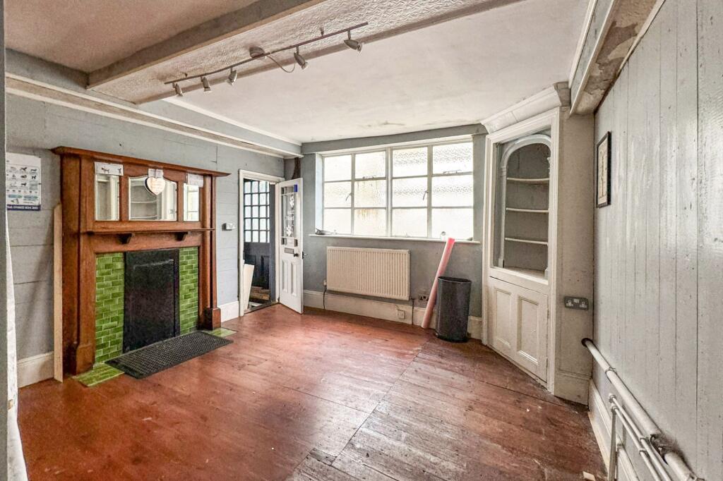 Additional property image - 20-21 Market Street, Harwich CO12 3DX