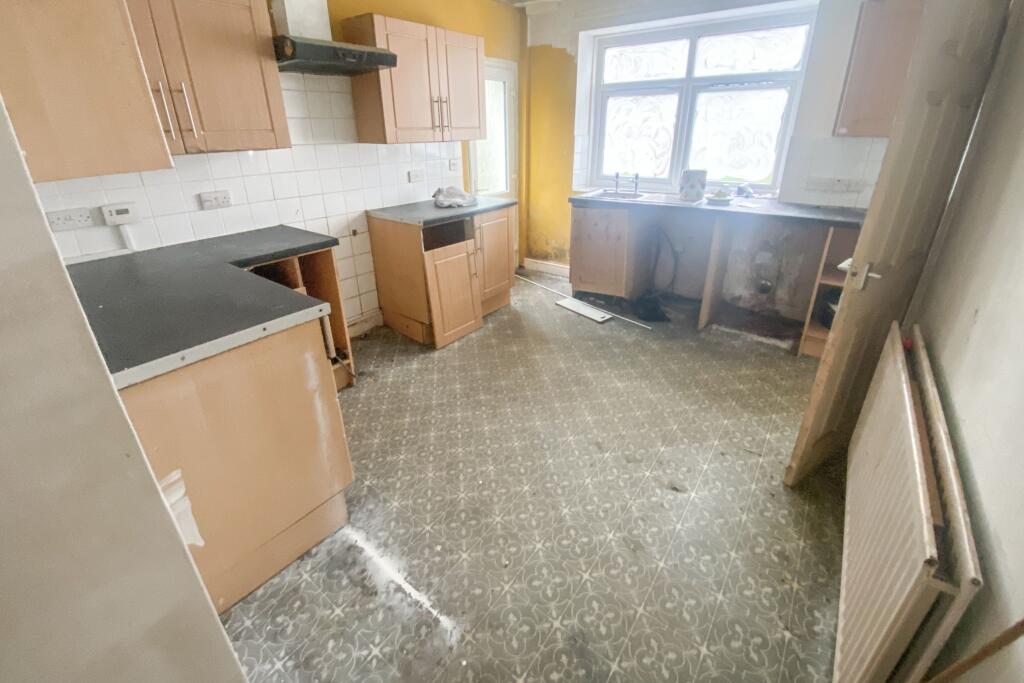 Additional property image - 6 The Crescent, Cleator Moor, Cumbria, CA25 5QL
