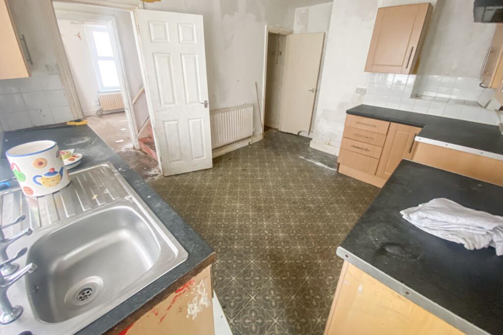 Additional property image - 6 The Crescent, Cleator Moor, Cumbria, CA25 5QL