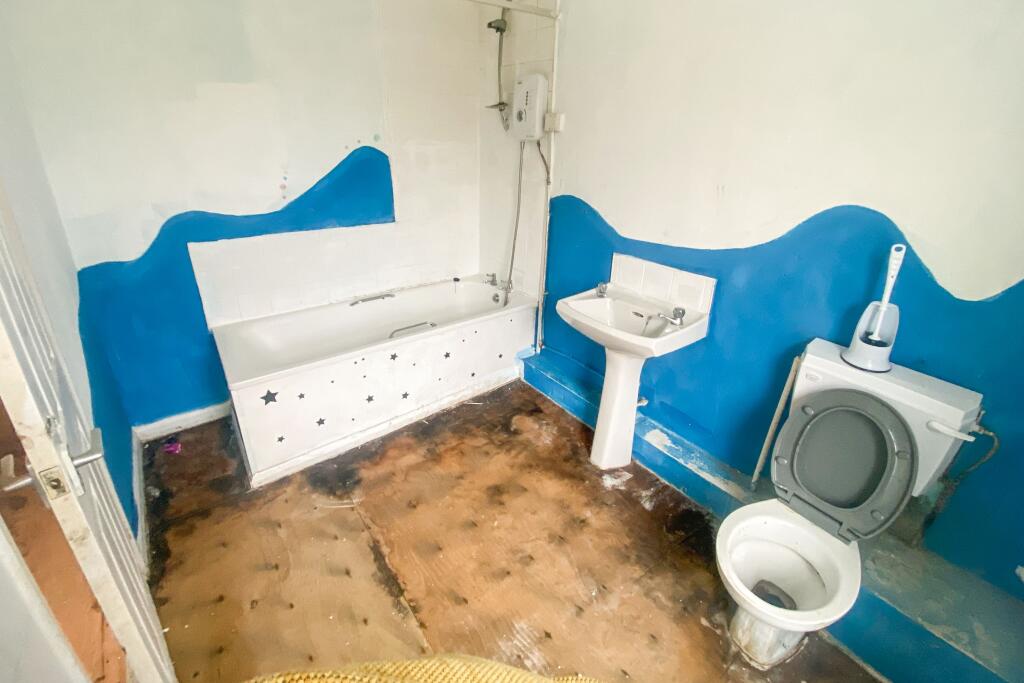 Additional property image - 6 The Crescent, Cleator Moor, Cumbria, CA25 5QL