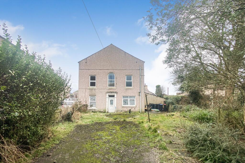 Additional property image - 6 The Crescent, Cleator Moor, Cumbria, CA25 5QL