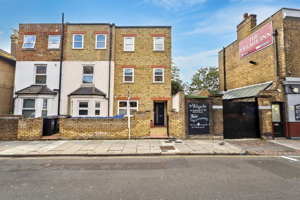Main image of property: Flat 1, 68 Boston Road, Hanwell, London, W7 2ET