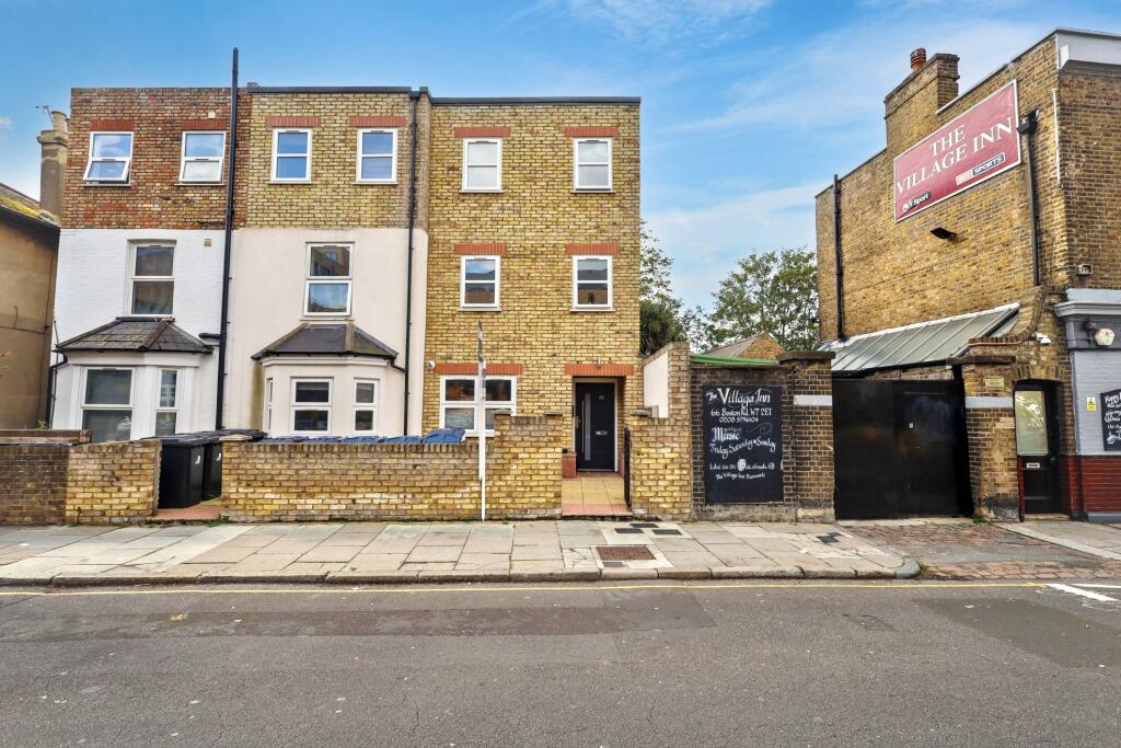 Main image of property: Flat 5, 68 Boston Road, Hanwell, London, W7 2ET