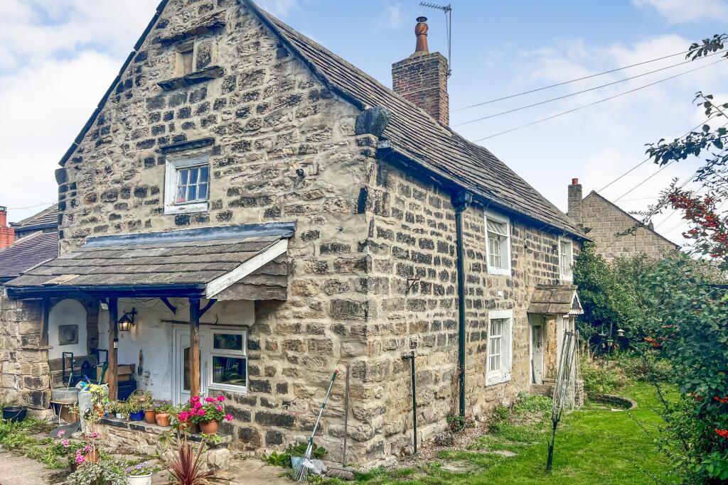 Main image of property: 30 Bell Lane, Ackworth, Pontefract, WF7 7JH