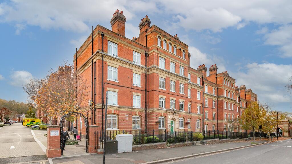Main image of property: Flat 9, Block A Peabody Estate, Rosendale Road, Herne Hill, London, SE24 9EQ