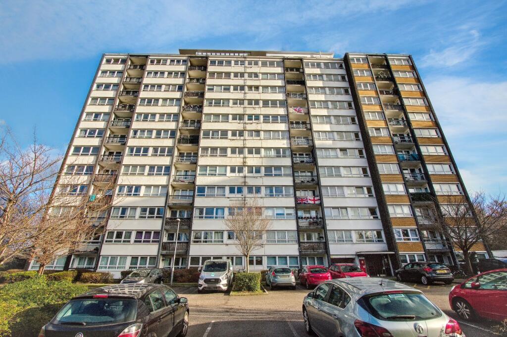 Main image of property: Flat 270, Haynes Park Court, Hornchurch, RM11 2DG