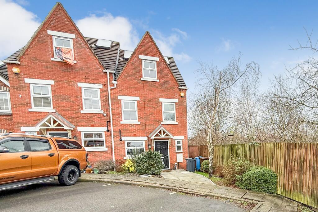 Main image of property: 17 Little Meadow Close, Ilkeston, Derbyshire, DE7 8YH