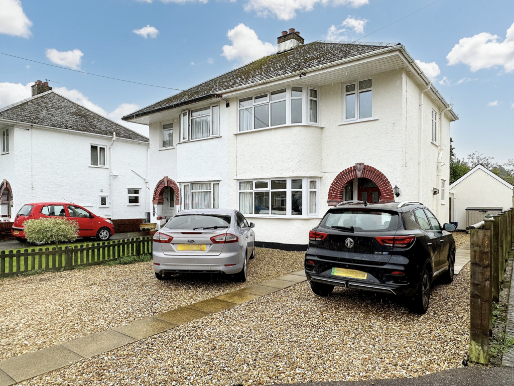 4 bedroom semidetached house for sale in St Michaels Road