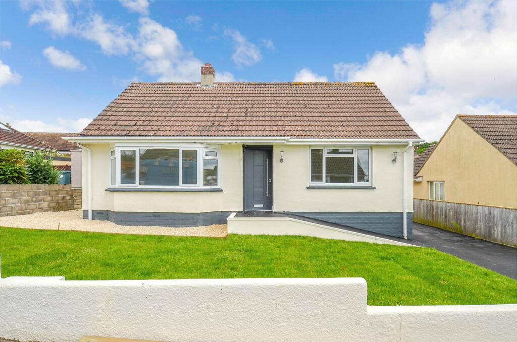 4 bedroom bungalow for sale in Nursery Road, Kingsteignton, TQ12