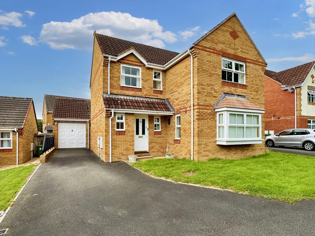 4 bedroom detached house for sale in Mannings Meadow, Bovey Tracey, TQ13