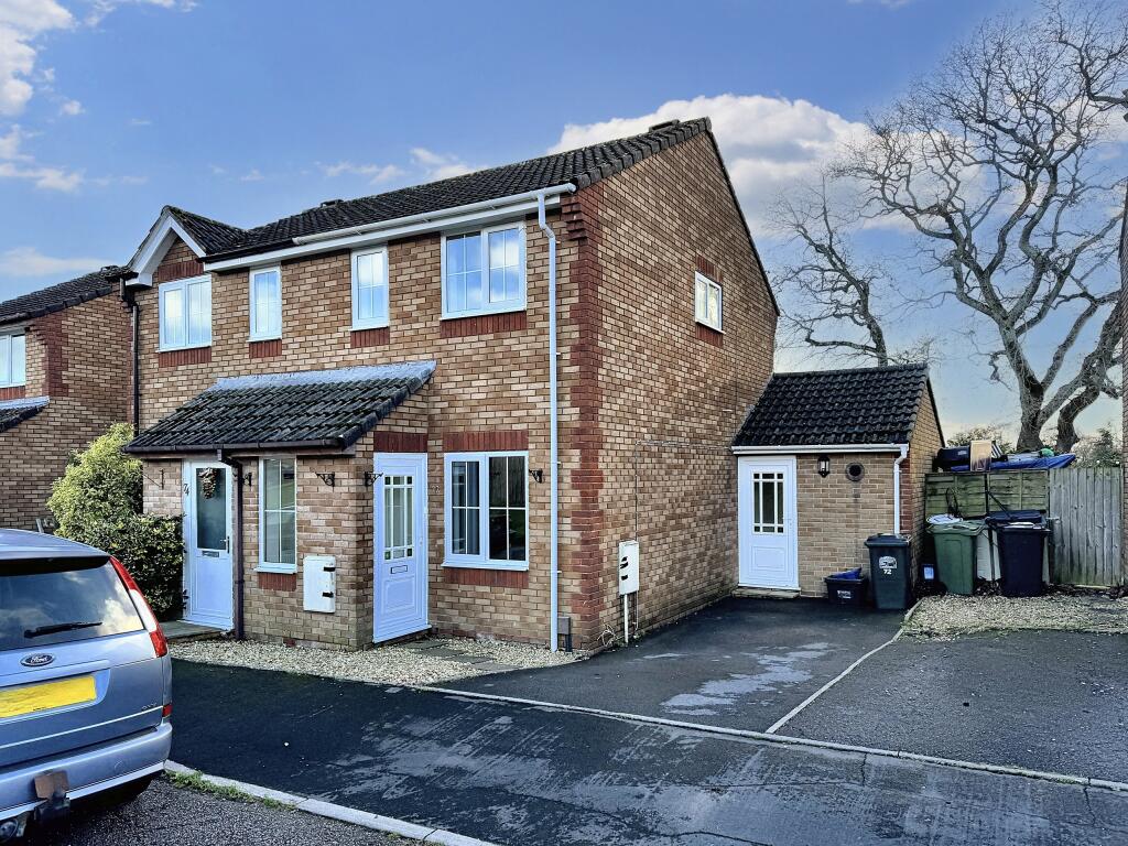 2 bedroom semidetached house for sale in Woodmere Way, Kingsteignton, TQ12