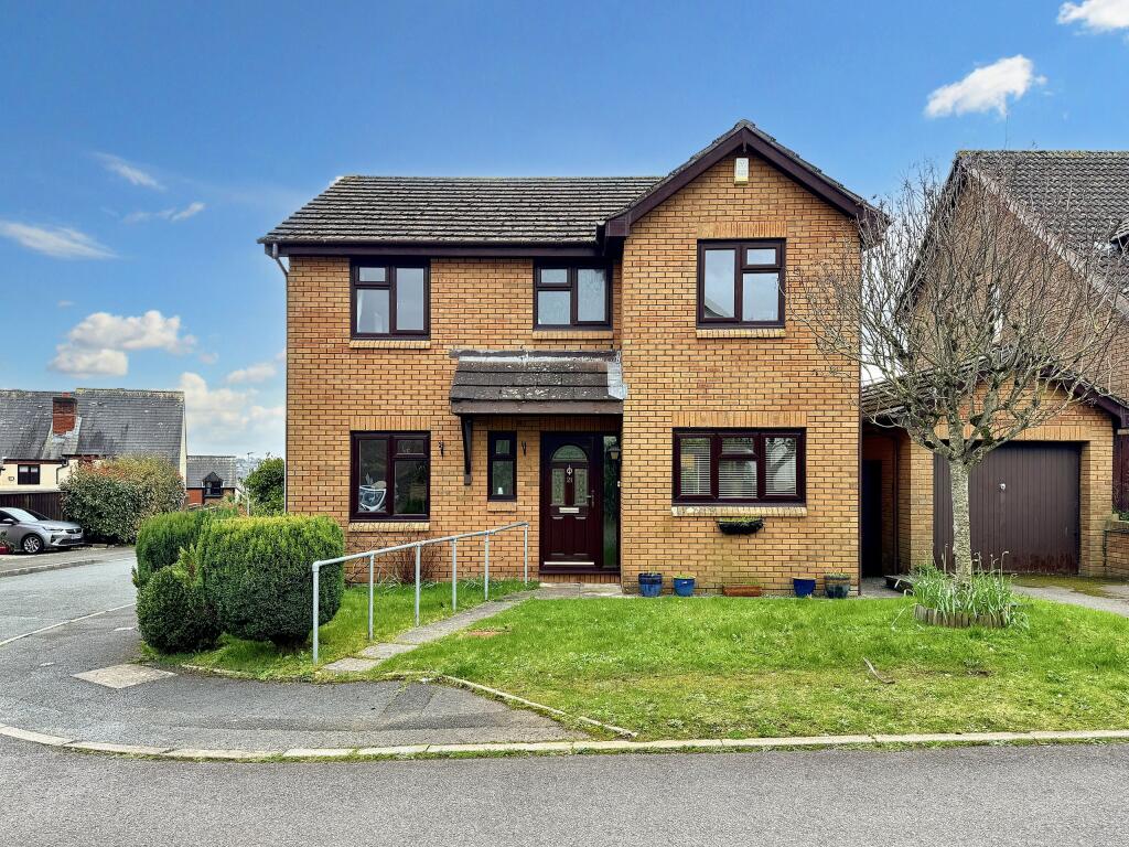 5 bedroom detached house for sale in Rydon Acres, Kingsteignton, Newton