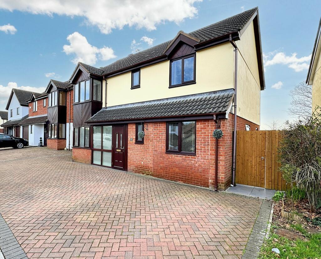 5 bedroom detached house for sale in Little Hayes, Kingsteignton, TQ12