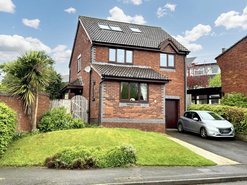 5 bedroom detached house for sale in Lawn Drive, Chudleigh, Newton