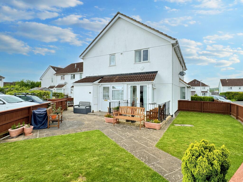 2 bedroom terraced house for sale in Furze Cap, Kingsteignton, TQ12