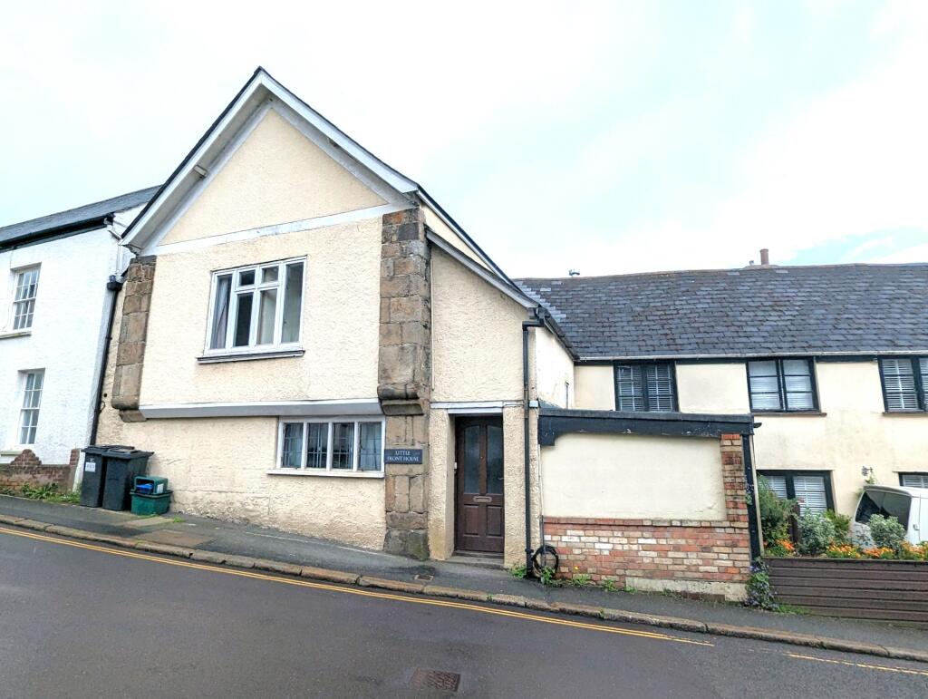 2 bedroom flat for rent in East Street, Bovey Tracey, TQ13