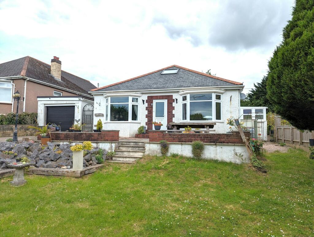 4 bedroom bungalow for rent in Darran Road, Kingsteignton, TQ12