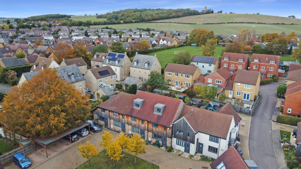 3 bedroom town house for sale in Kinsey Place, Linton, Cambridge, CB21