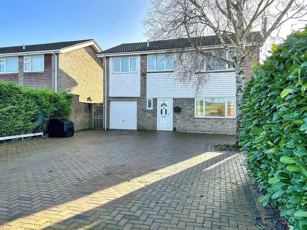 3 bedroom detached house for sale in Glebe Road, Barrington, Cambridge
