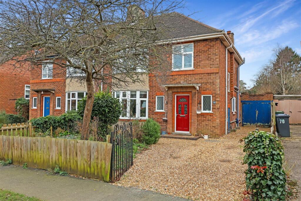 4 bedroom semidetached house for sale in Thornton Road, Girton