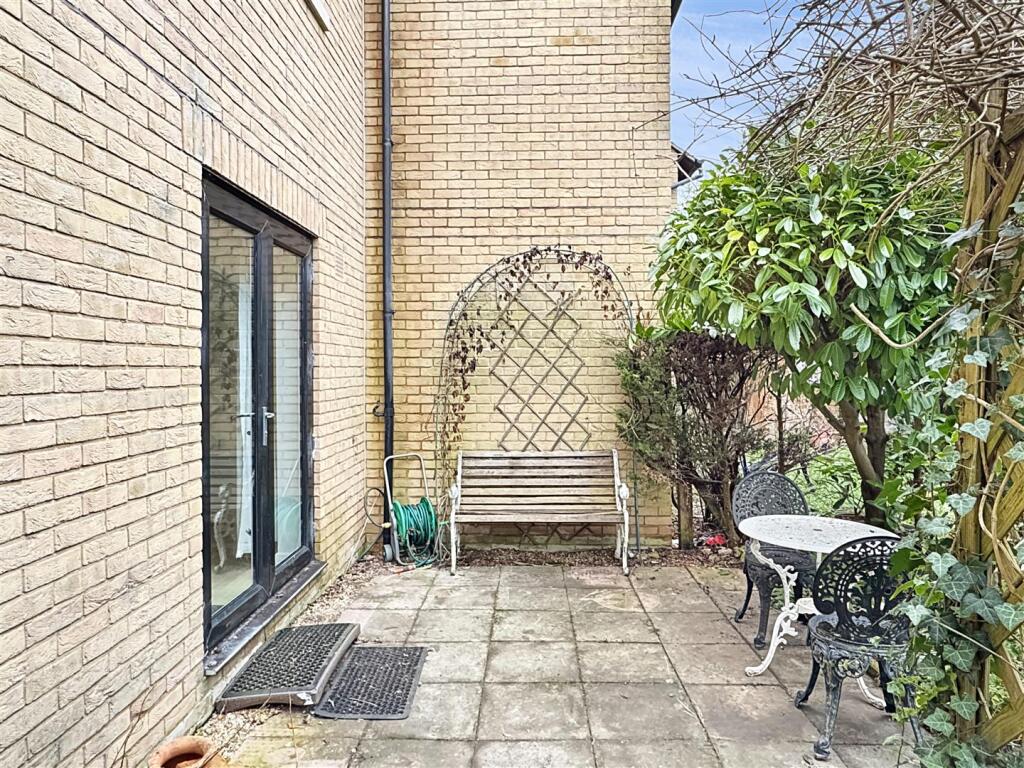 Additional property image - Erasmus Close, Cambridge
