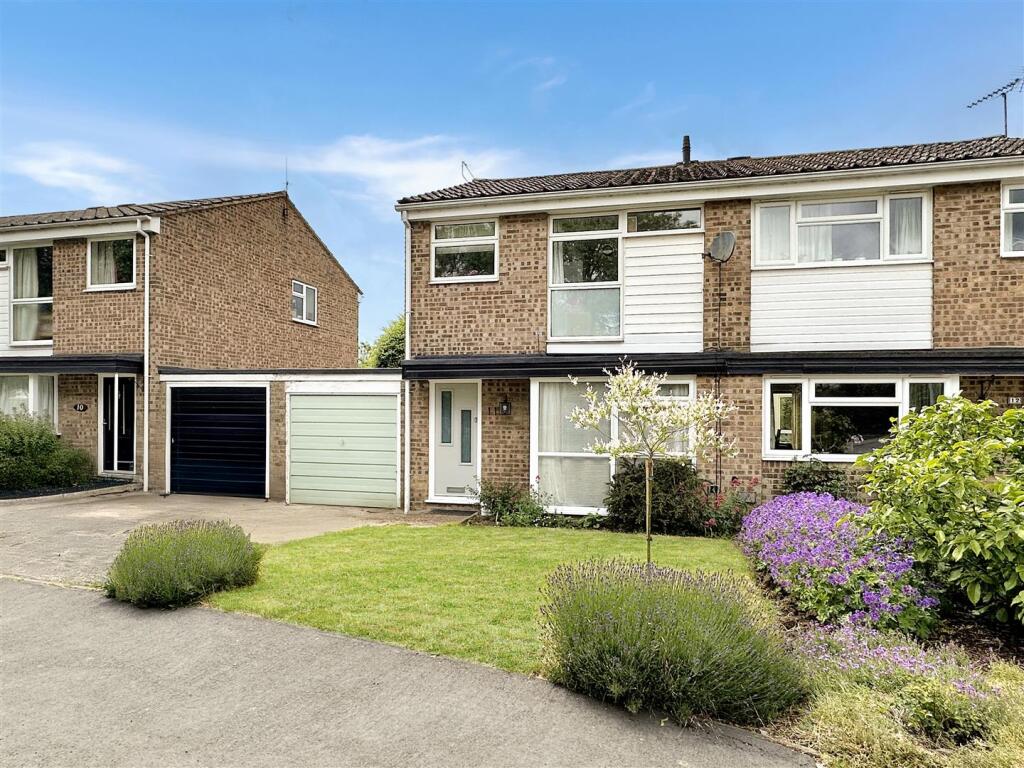 Main image of property: Narrow Close, Histon, Cambridge